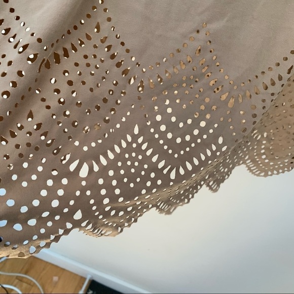 🆕 ALLY & ROB TAN HOLES PATTERNED TOP SIZE - Picture 5 of 8